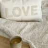 Coussin LOVE – Image 2