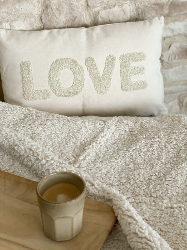 Coussin LOVE – Image 2