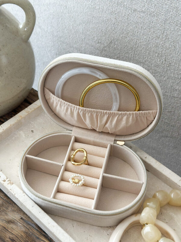 Boîte à bijoux ovale velours