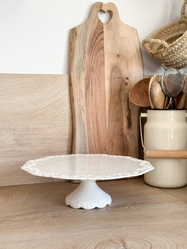 Plat à gâteau sur pied