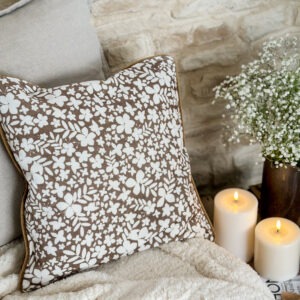 Housse de coussin fleurie - brun