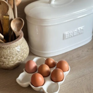 Porte oeufs en céramique blanc