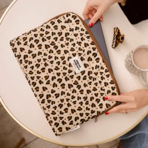 Housse d’ordinateur léopard - coeur beige