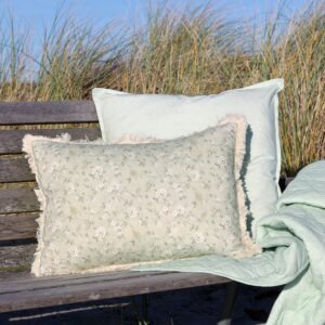 Housse de coussin fleuri avec franges