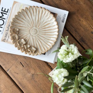 Assiette fleurie - beige