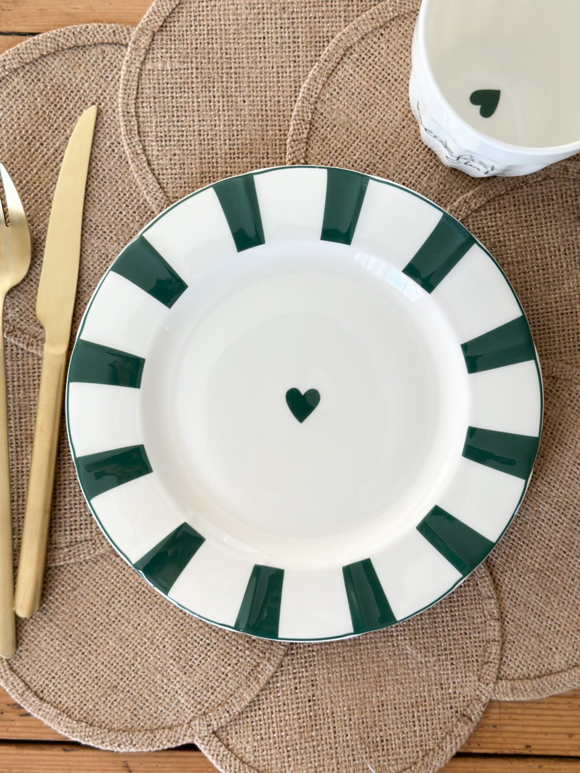 Assiette « rayée coeur »
